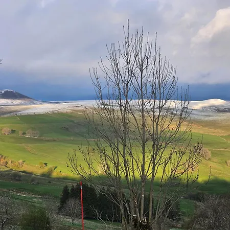 6 Personnes Chez Gaby Nyaraló