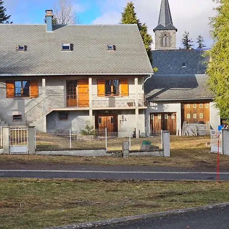 6 Personnes Chez Gaby Holiday home Montgreleix