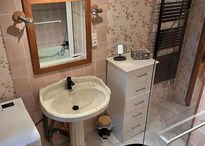 6 Personnes Chez Gaby *